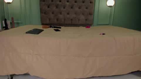 Taylor  online show from January 16, 2025, 9:27 am