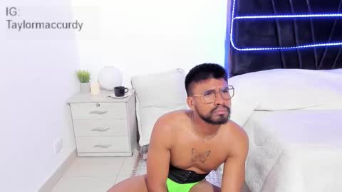 taylormaccurdy_ online show from November 25, 2025, 5:13 pm