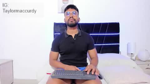 taylormaccurdy_ online show from January 7, 2026, 2:08 pm