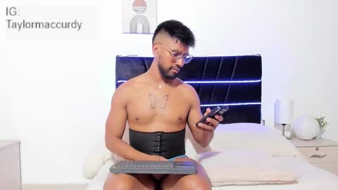 taylormaccurdy_ online show from January 16, 2026, 4:11 pm