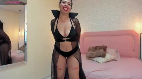 Snapshot of taylormeller chatting on November 1, 2025, 3:52 am TAYLOR online show from November 1, 2025, 3:52 am