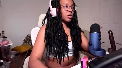 Snapshot of taylorsosweets chatting on May 16, 2026, 9:39 am Taylor online show from May 16, 2026, 9:39 am