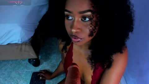 Snapshot of tayra_castle chatting on May 1, 2026, 8:24 pm Tayra online show from May 1, 2026, 8:24 pm