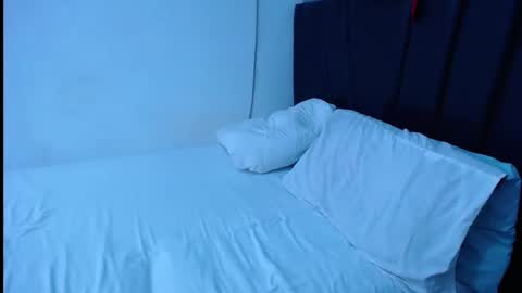 Tayron online show from October 4, 2025, 6:28 pm