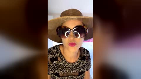 tchutchuca2026 online show from April 13, 2026, 4:45 pm