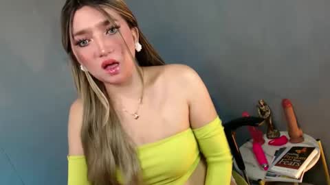 ellaine online show from December 15, 2024, 9:53 pm