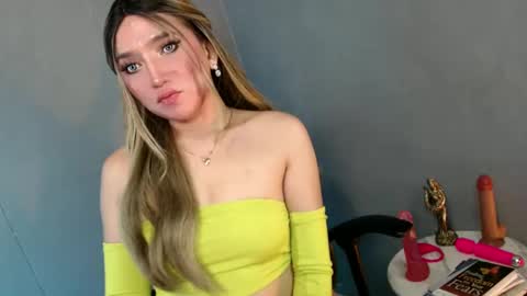 ellaine online show from December 19, 2024, 10:10 pm