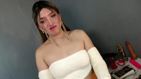 ellaine online show from December 22, 2024, 9:53 pm