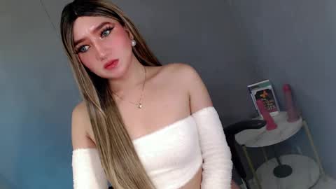 ellaine online show from March 8, 2025, 10:02 pm