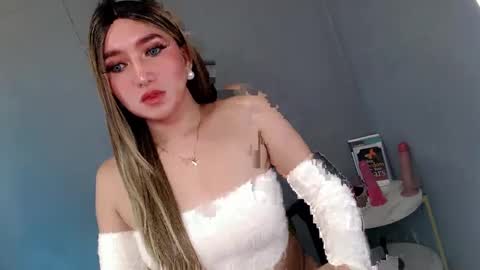 ellaine online show from March 9, 2025, 1:14 am