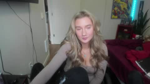 Katy online show from January 10, 2025, 11:08 pm