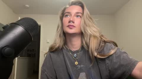 Katy online show from September 28, 2025, 2:17 am