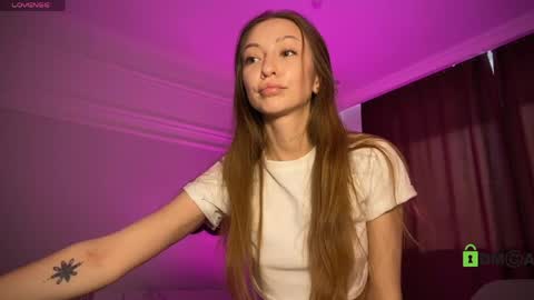 Snapshot of tease_eve_lure chatting on June 4, 2026, 4:13 pm call me Eva online show from June 4, 2026, 4:13 pm