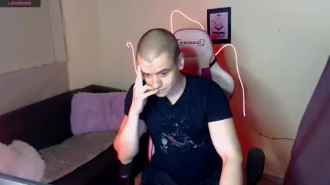 Snapshot of teasemejay71 chatting on October 31, 2025, 9:10 am teasemejay71 online show from October 31, 2025, 9:10 am