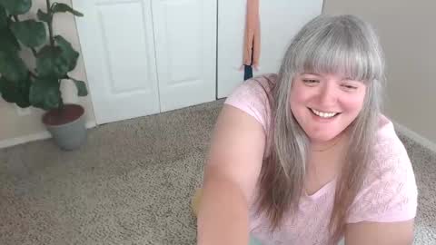 teases online show from October 8, 2025, 6:49 pm