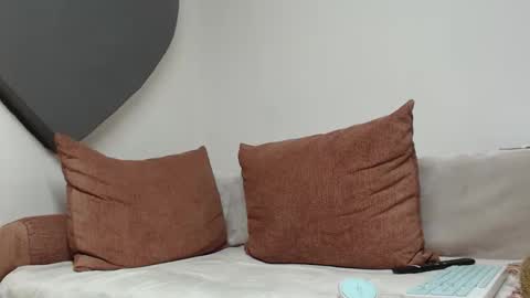 ALICIA--- online show from October 7, 2025, 5:48 am