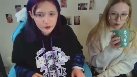 Snapshot of technical_face_powder_error chatting on November 16, 2025, 1:06 pm technical_face_powder_error online show from November 16, 2025, 1:06 pm