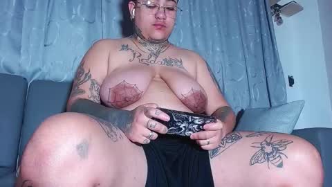 Charlee He online show from December 15, 2025, 11:36 am