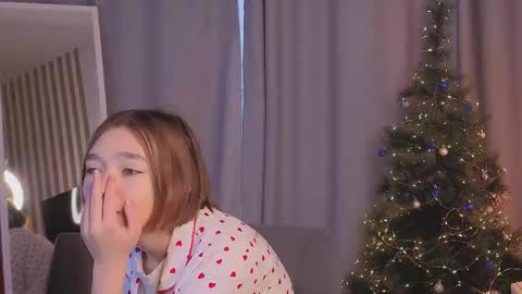 Snapshot of tecna_tonic chatting on December 17, 2025, 5:35 am all me precious online show from December 17, 2025, 5:35 am