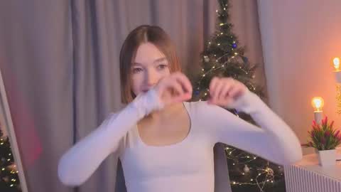 Snapshot of tecna_tonic chatting on December 18, 2025, 5:35 am all me precious online show from December 18, 2025, 5:35 am