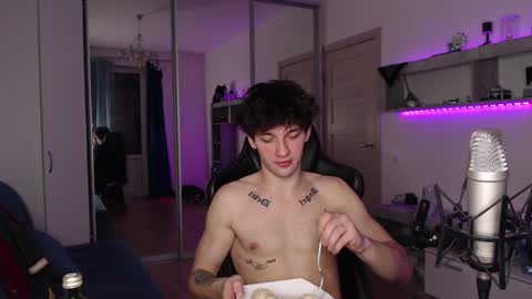 Teddy online show from December 7, 2024, 6:59 pm