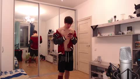 Teddy online show from December 9, 2024, 1:34 pm