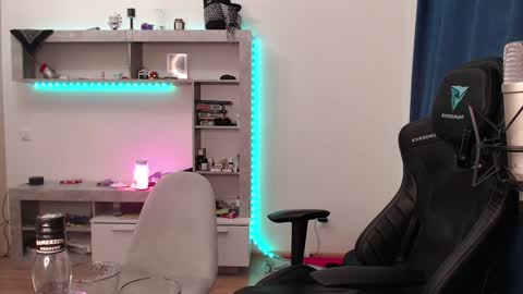 Teddy online show from December 15, 2024, 6:37 pm