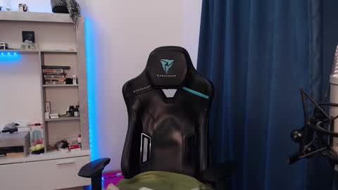 Teddy online show from February 16, 2025, 11:48 pm