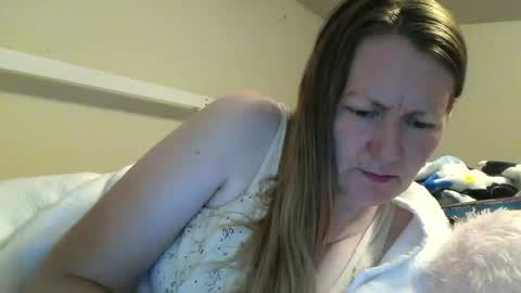 Snapshot of teddymilf chatting on July 15, 2026, 10:59 pm SweetStephanie online show from July 15, 2026, 10:59 pm