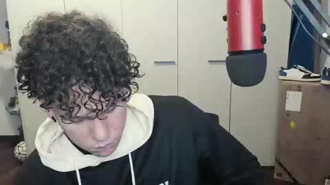 Snapshot of tedhmicro25 chatting on February 27, 2025, 7:04 pm tedhmicro25 online show from February 27, 2025, 7:04 pm