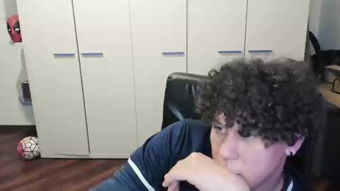 Snapshot of tedhmicro25 chatting on October 24, 2025, 7:32 pm tedhmicro25 online show from October 24, 2025, 7:32 pm