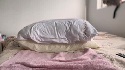 Amy No penetration Virgiin giirl online show from November 10, 2025, 1:54 pm