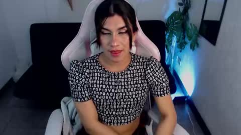 tefy_bratz online show from October 8, 2025, 4:10 am