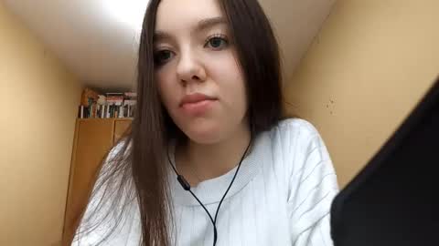 Kimi online show from October 27, 2025, 12:42 pm