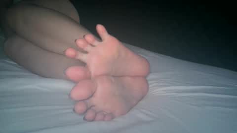 Viv West online show from November 21, 2025, 3:49 am