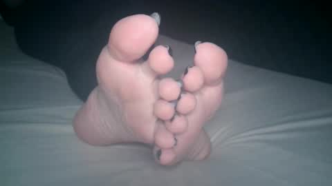 Viv West online show from December 15, 2025, 4:39 am