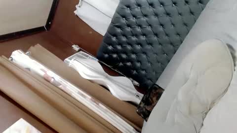 EVA GLASSCOTT online show from December 3, 2024, 10:40 pm