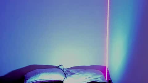 Sara online show from April 25, 2026, 3:42 pm