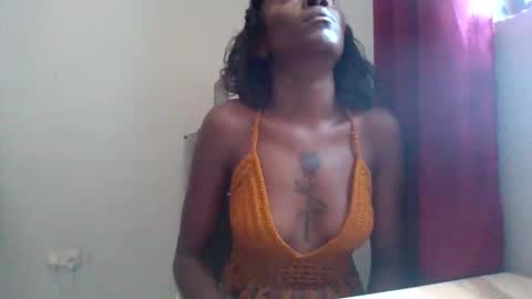 Snapshot of temptiebony69 chatting on October 2, 2025, 10:00 am temptiebony69 online show from October 2, 2025, 10:00 am