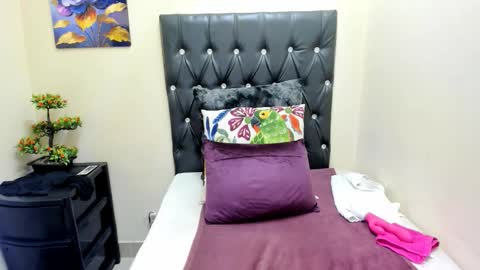 temptressqeen online show from September 10, 2025, 5:40 am