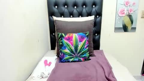 temptressqeen online show from October 30, 2025, 5:46 pm