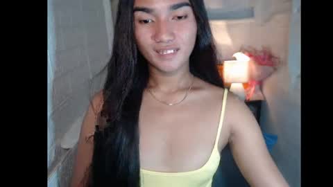 TransGoddessZhandria online show from April 22, 2026, 2:40 pm