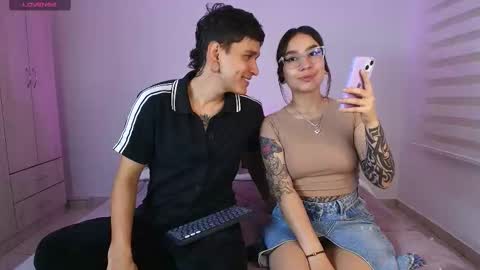 tender_dust online show from September 14, 2025, 12:21 am