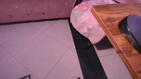 Terra Elowen online show from November 5, 2025, 11:10 am