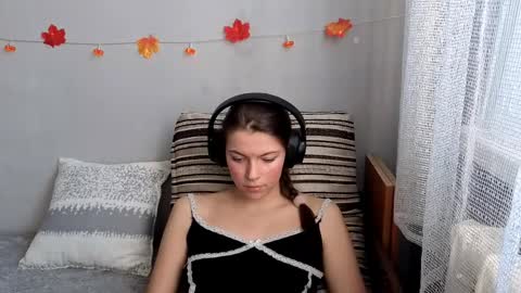 Anny Simpson online show from October 21, 2025, 4:35 am