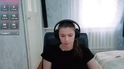 Anny Simpson online show from December 3, 2025, 4:53 am