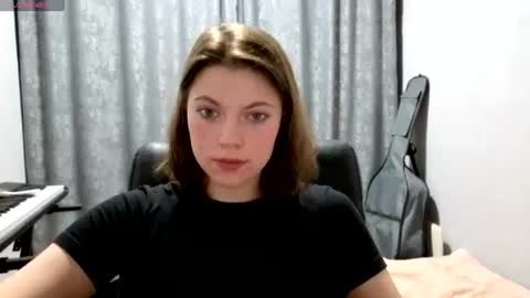 Anny Simpson online show from June 19, 2026, 9:51 pm