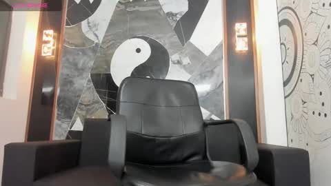 terranze_z online show from February 9, 2025, 10:43 pm