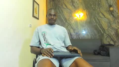 terranze_z online show from March 9, 2025, 7:05 pm