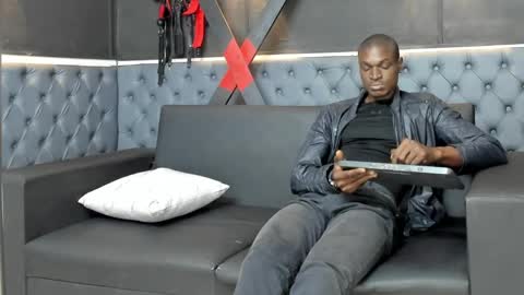 terranze_z online show from October 1, 2025, 8:15 pm